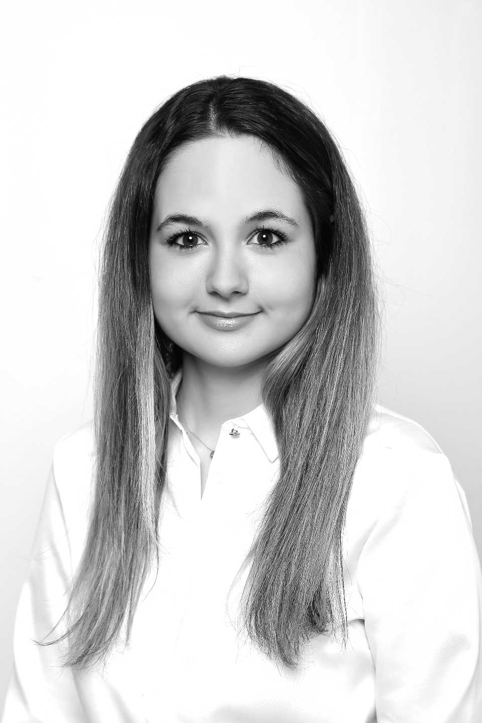 Ayşe YAKARIŞIK - Student Intern